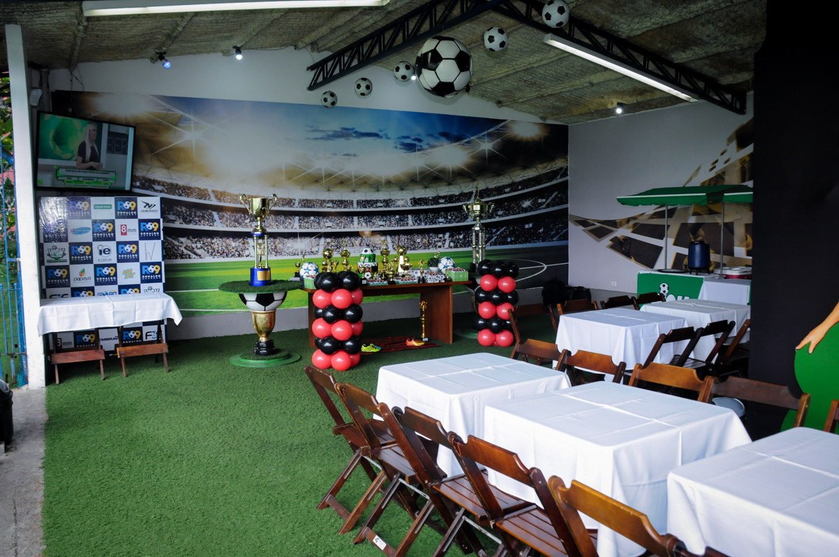 salão-da-festa-no-Buffet-High-Soccer-Morumbi-São-paulo-SP-festa-infantil-aniversário-de-Felipe-8-anos-tema-da-festa-futebo