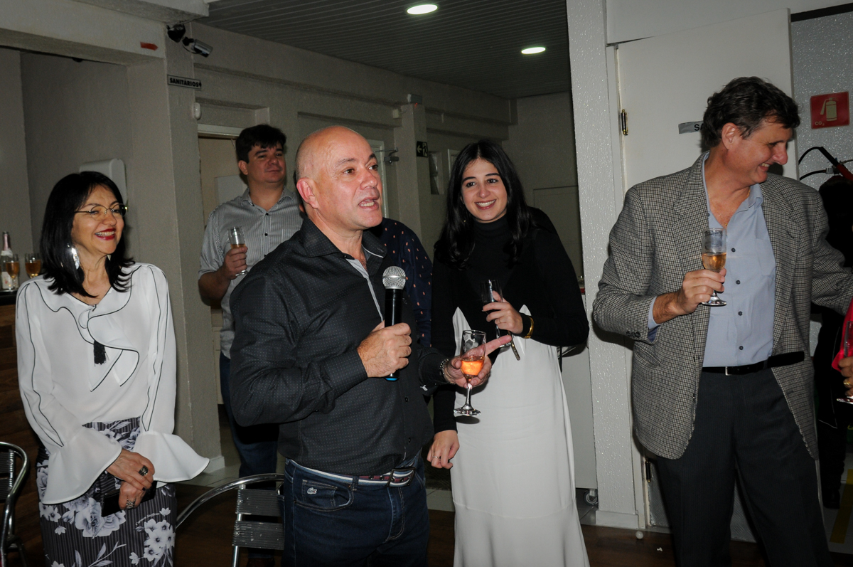 filho-também-homenageia-a-mãe-no-Buffet-Bugui-Ugui-Vila-Mascoti-são-paulo-sp-aniversário-adulto-laurinha-80-anos