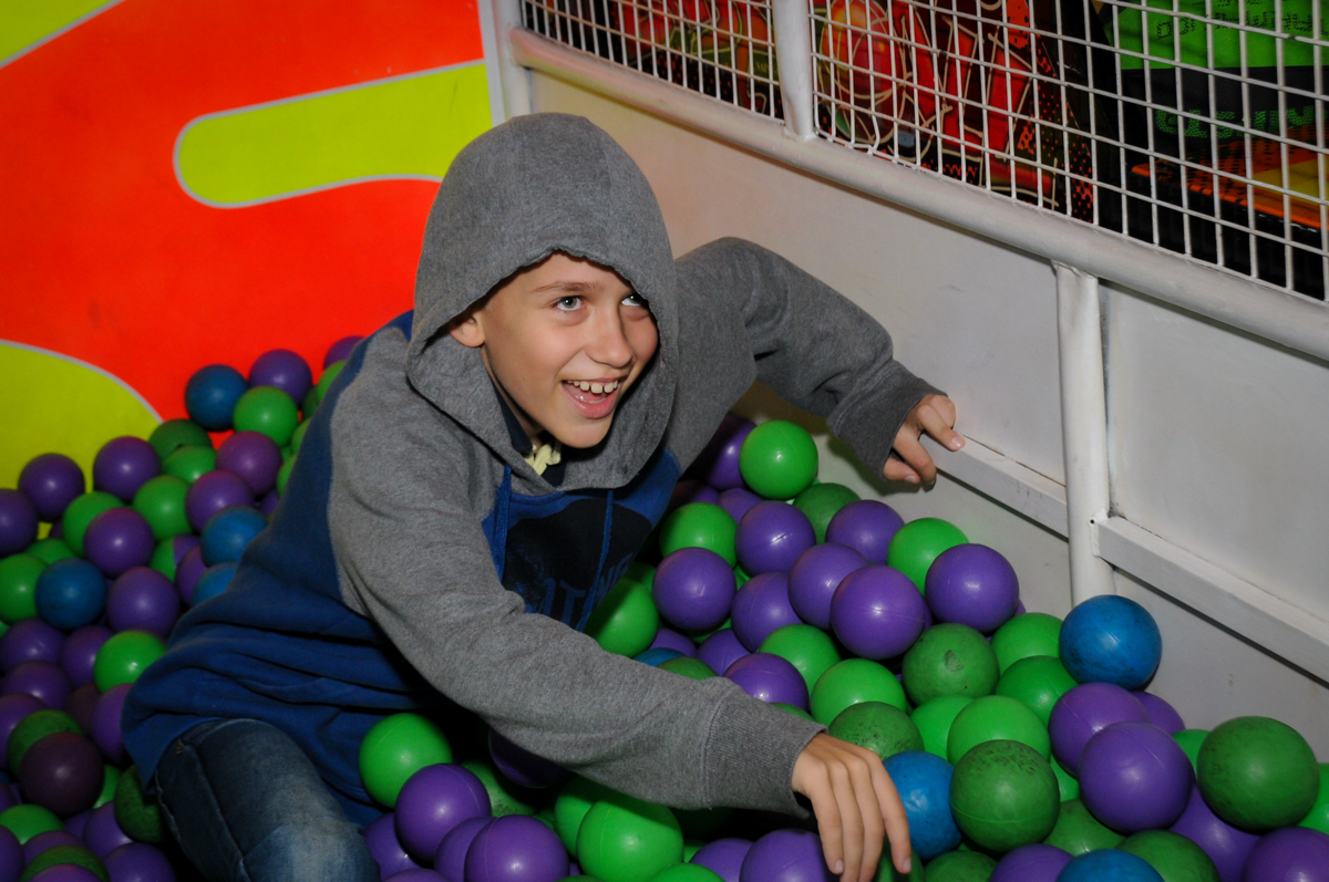 caindo-do-tombo-legal-no-Buffet-fabrica-da-alegria-morumbi-são-paulo-sp-festa-infantil-aniversário-infantil-pedro-1-ano-tema-da-festa-turma-do-mickey