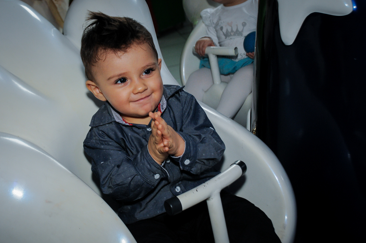 batendo-palminhas-no-Buffet-fabrica-da-alegria-morumbi-são-paulo-sp-festa-infantil-aniversário-infantil-pedro-1-ano-tema-da-festa-turma-do-mickey