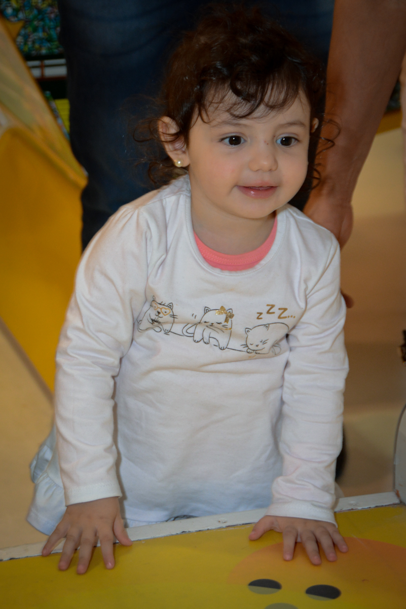 jogando-boliche-no-Buffet-Lé-com-Cré-Barra-Funda-São-Paulo-SP-festa-nfantil-tema-da-festa-minicraft