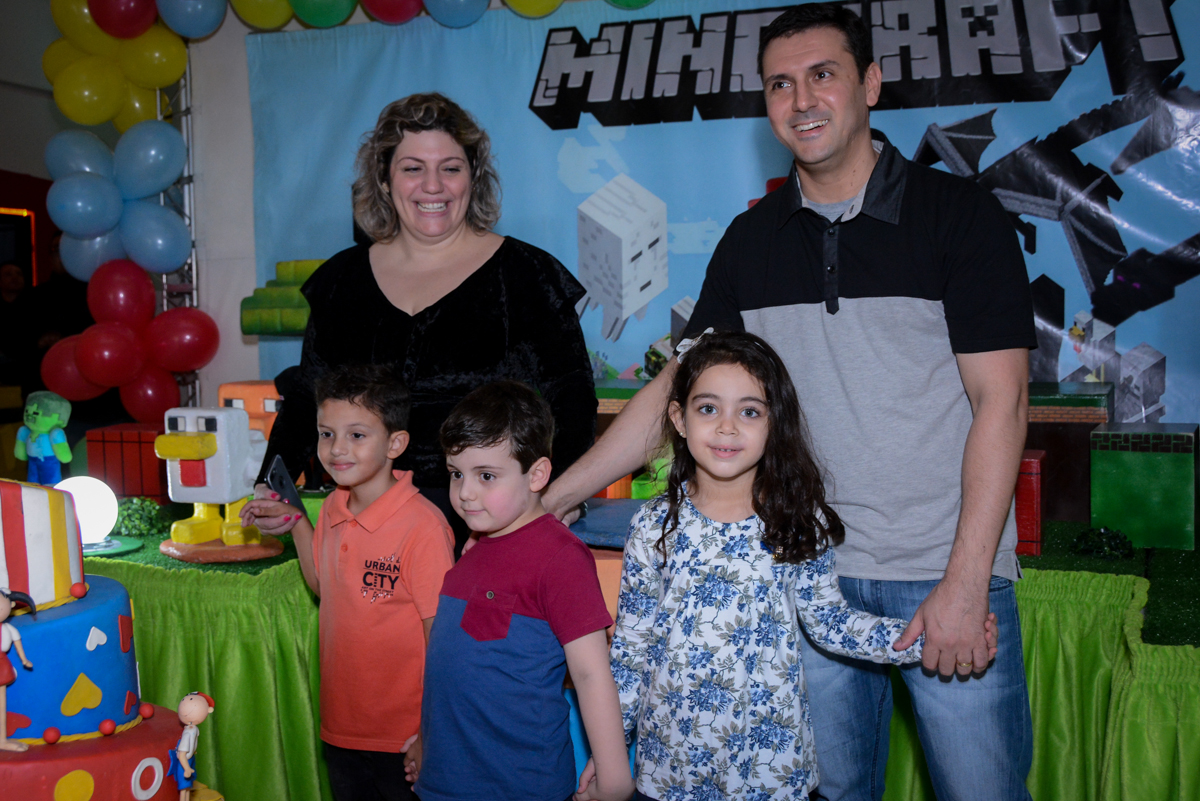 hora-do-parabéns-no-Buffet-Lé-com-Cré-Barra-Funda-São-Paulo-SP-festa-nfantil-tema-da-festa-minicraft
