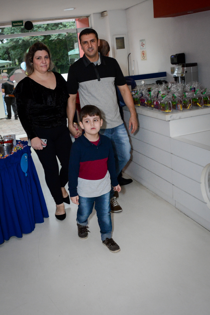 entrada-da-família-no-Buffet-Lé-com-Cré-Barra-Funda-São-Paulo-SP-festa-nfantil-tema-da-festa-minicraft