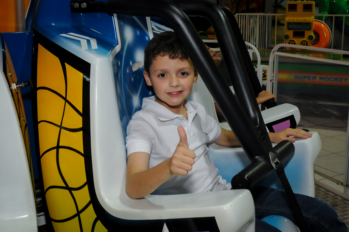 muita-alegria-na-festa-no-buffet-fábrica-da-alegria,osasco-sp-festa-infantil-aniversário-maria-fernanda-5-anos-tema-da-festa-princesas