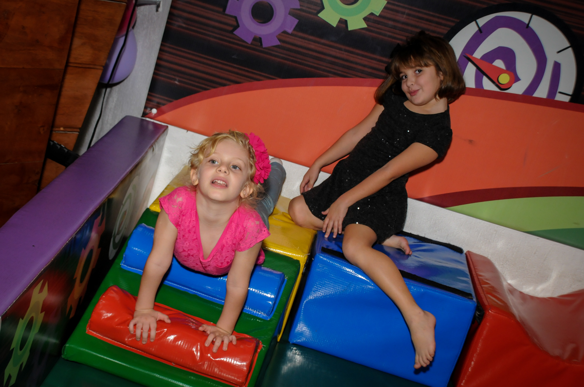 área-baby-divertida-no-buffet-fábrica-da-alegria,osasco-sp-festa-infantil-aniversário-maria-fernanda-5-anos-tema-da-festa-princesas