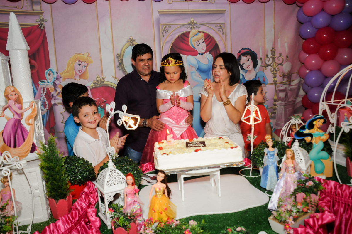 parabéns-animado-no-buffet-fábrica-da-alegria,osasco-sp-festa-infantil-aniversário-maria-fernanda-5-anos-tema-da-festa-princesas