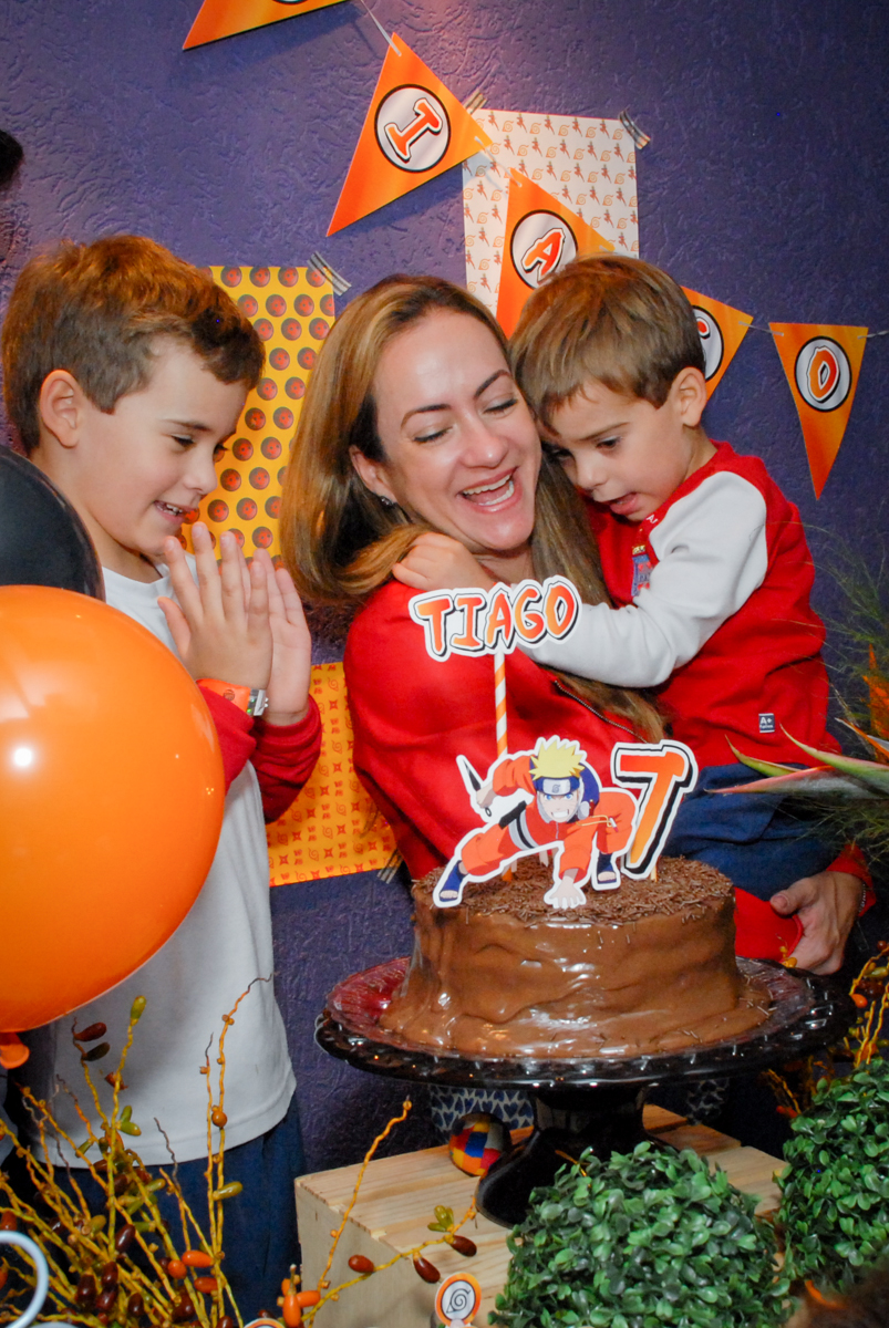 hora-do-parabéns-no-boliche-villa-bowling-vila-olimpia-sp-festa-infantil-aniversário-tiago-7-anos-tema-da-festa-pokemon