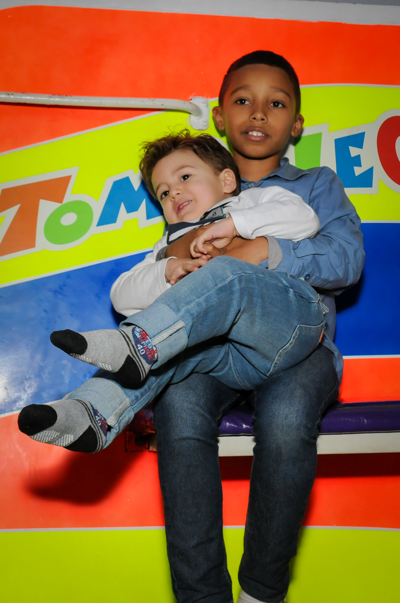 vêz-de-brincar-no-tombo-legal-no-Buffet-Fábrica-da-Alegria-Morumbi-S-Paulo-SP-fotografia-infantil-festa-infantil-tema-da-festa-minicraft