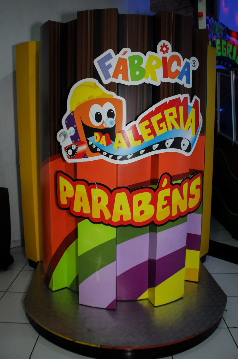 máquina-do-parabéns-no-Buffet-Fábrica-da-Alegria-Morumbi-S-Paulo-SP-fotografia-infantil-festa-infantil-tema-da-festa-minicraft