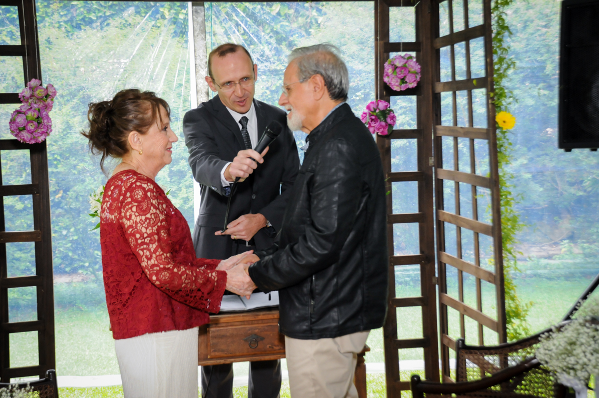 hora-do-sim-para-cinfirmação-no-sítio-granja-viana-festa-adulto-bodas-de-ouro-placidia-e-eider