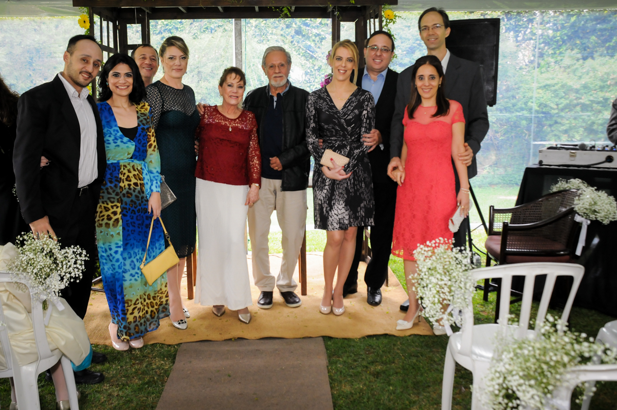 foto-com-os-filhos-no-sítio-granja-viana-festa-adulto-bodas-de-ouro-placidia-e-eider