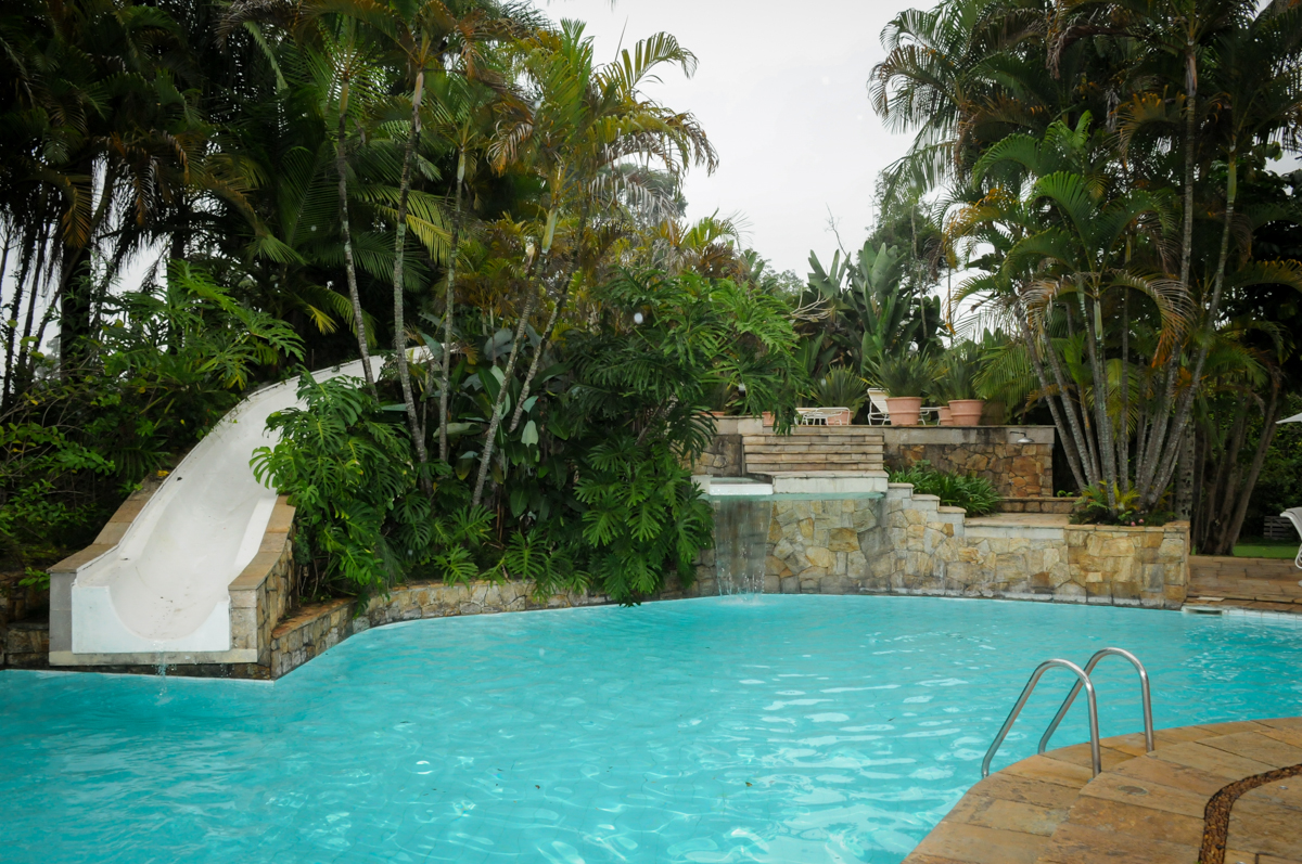 piscina-do-sítio-granja-viana-festa-adulto-bodas-de-ouro-placidia-e-eider