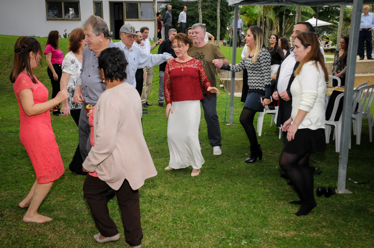 começa-a-balada-no-sítio-granja-viana-festa-adulto-bodas-de-ouro-placidia-e-eider