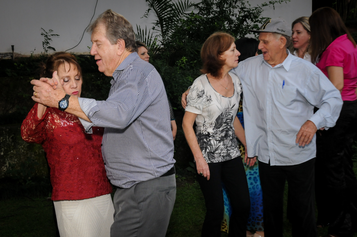 balada-animada-no-sítio-granja-viana-festa-adulto-bodas-de-ouro-placidia-e-eider