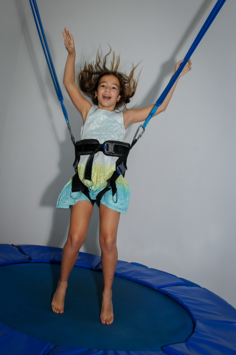 brincando-no-pula-pula-no-buffet-comics-morumbi-sp-festa-infantil-fotografia-de-marina-5-anos-tema-da-festa-carrossel