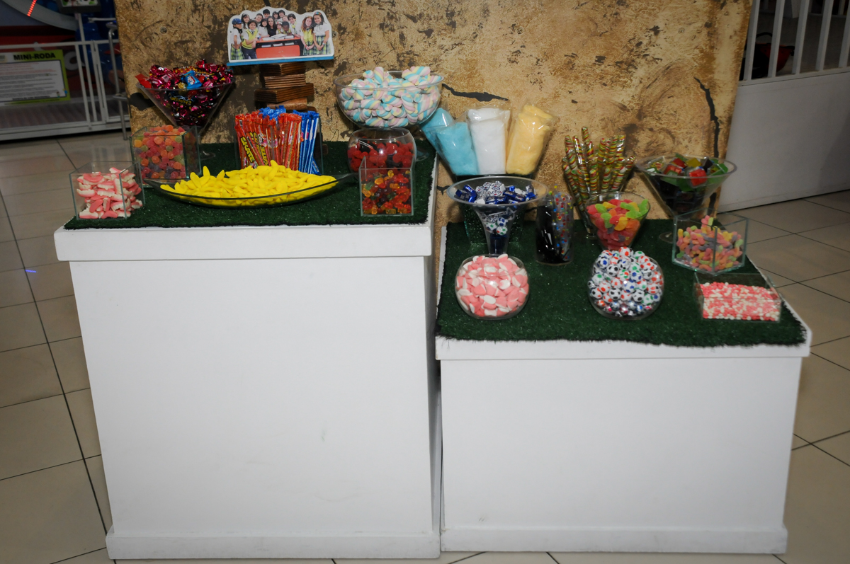 mesa-de-guloseimas-no-buffet-comics-morumbi-sp-festa-infantil-fotografia-de-marina-5-anos-tema-da-festa-carrossel