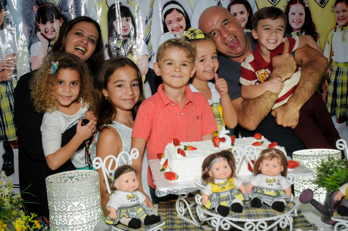 cantando-parabéns-no-buffet-comics-morumbi-sp-festa-infantil-fotografia-de-marina-5-anos-tema-da-festa-carrossel