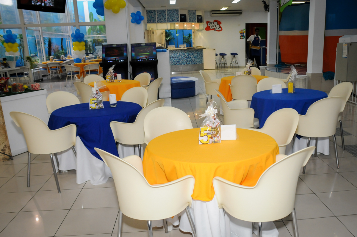 mesas-decorada-do-buffet-comics-morumbi-sp-festa-infantil-fotografia-de-marina-5-anos-tema-da-festa-carrossel