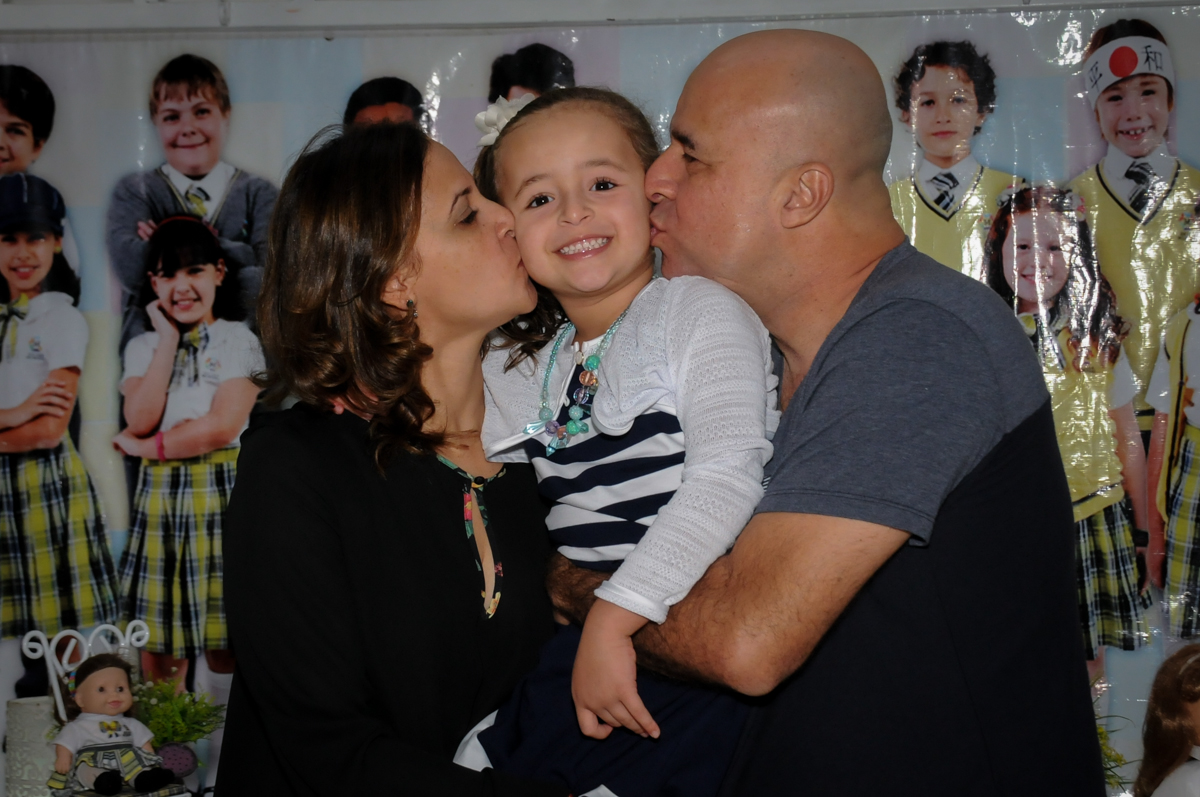 beijo-sanduiche-no-buffet-comics-morumbi-sp-festa-infantil-fotografia-de-marina-5-anos-tema-da-festa-carrossel