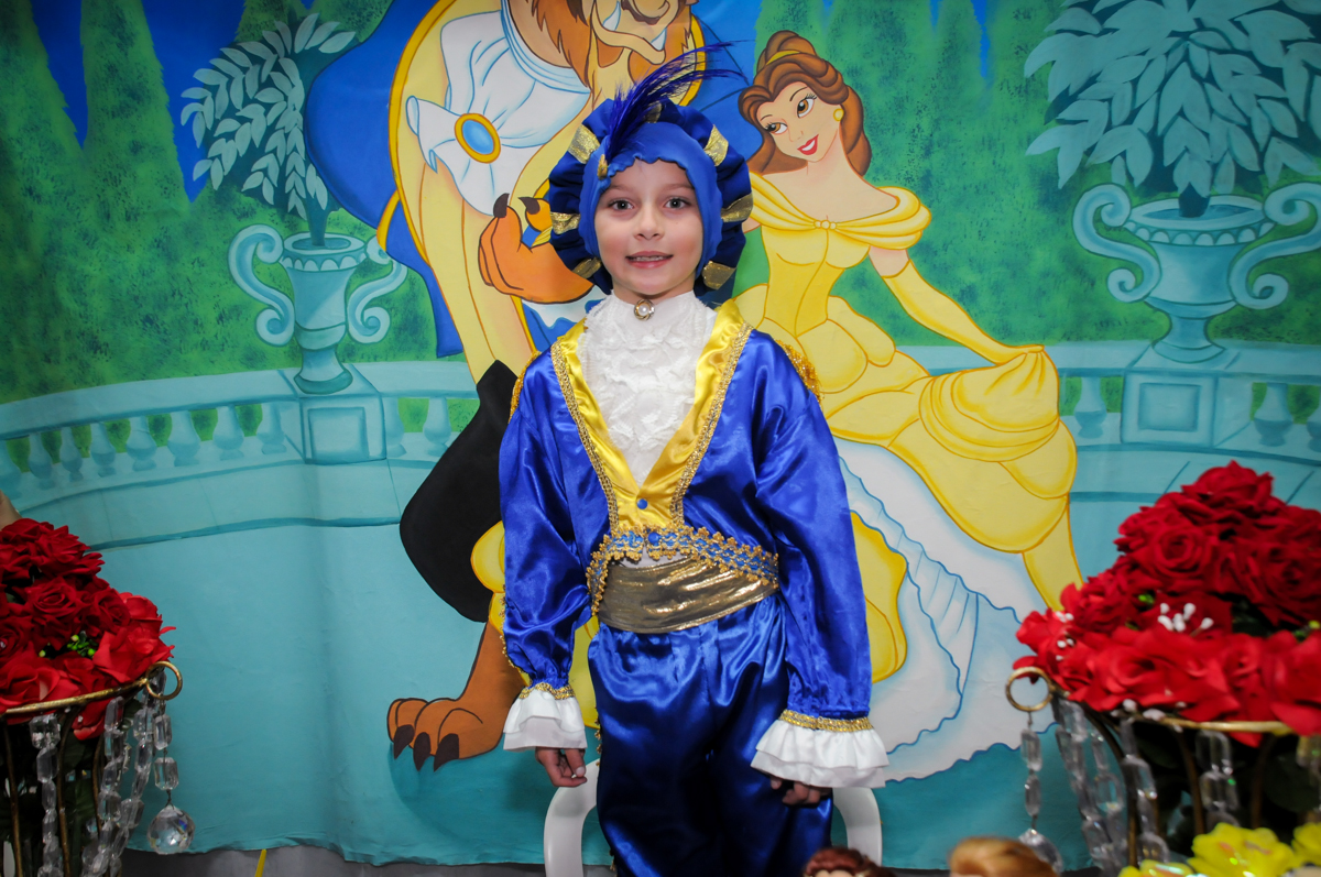 príncipe-lindo-no-Estádio-morumbi,são-paulo-sp-festa-infantil-fotografia-de-ariadne-7-anos-tema-da-festa-a-bela-e-a-fera