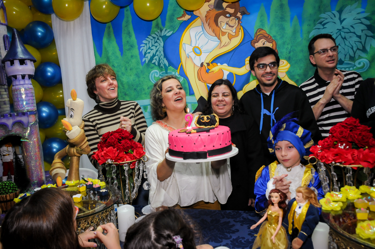 aniversário-da-mãe-Estádio-morumbi,são-paulo-sp-festa-infantil-fotografia-de-ariadne-7-anos-tema-da-festa-a-bela-e-a-fera