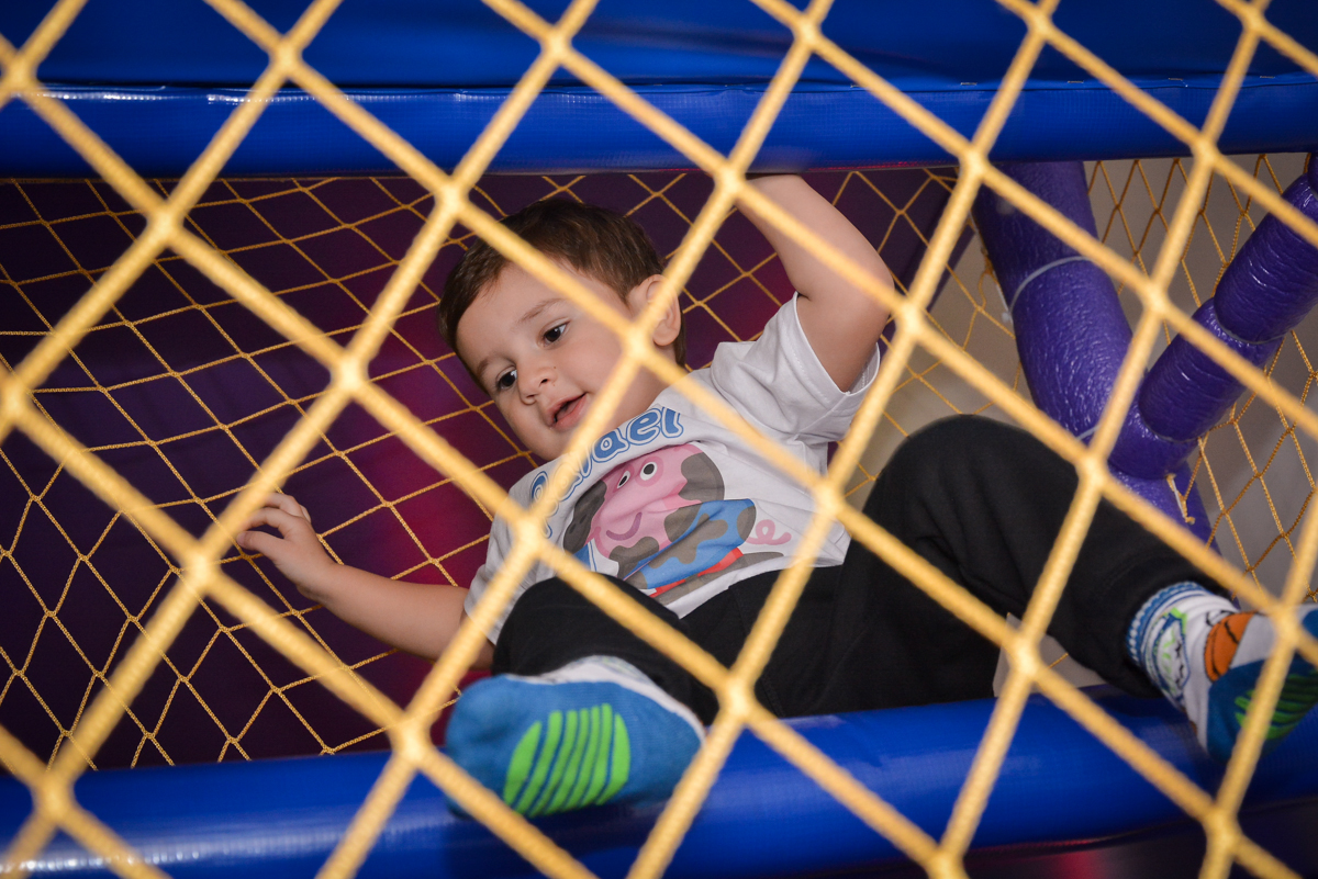 aniversariante-brinca-no-brinquedão-no-buffet-magic-joy-moema-são-paulo-sp-festa-infantil-fotograia-infantil-festa-de-rafael-3-anos