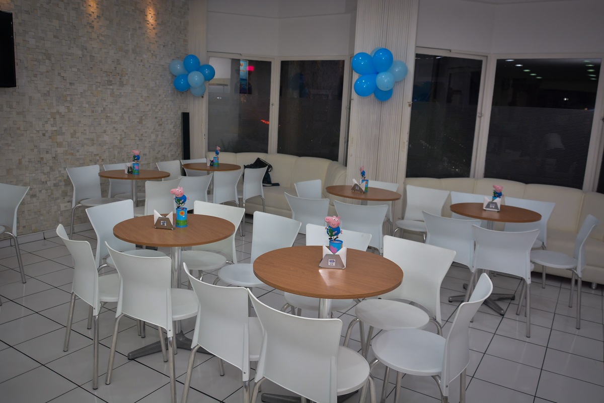 mesas-do-salão-no-buffet-magic-joy-moema-são-paulo-sp-festa-infantil-fotograia-infantil-festa-de-rafael-3-anos