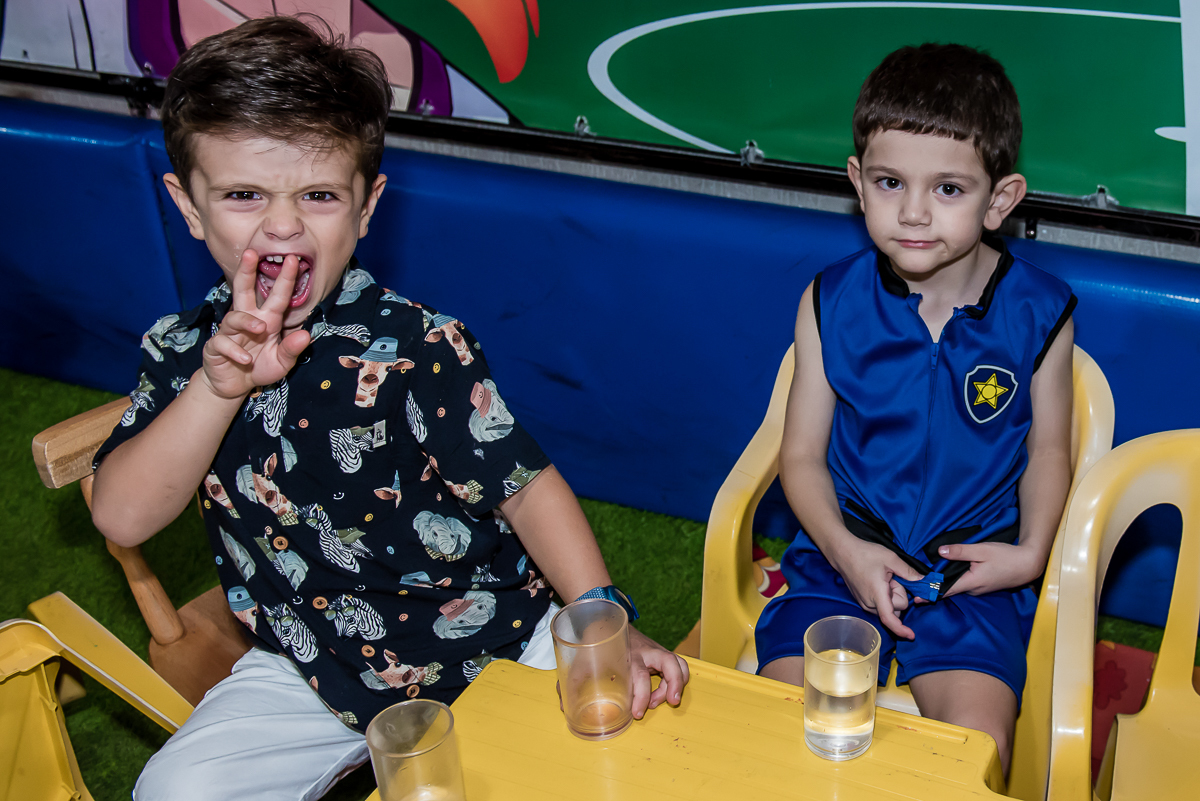 parada para uma foto engraçada