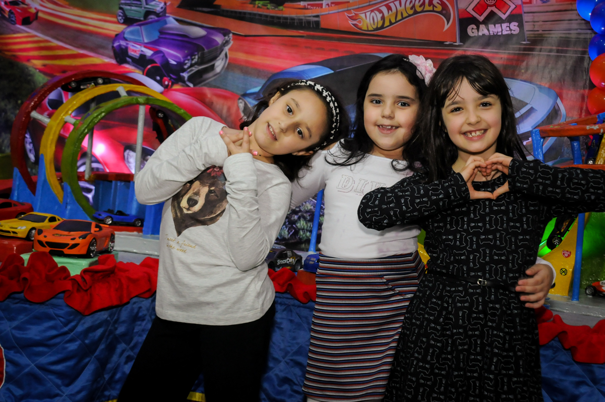 amiguinhas curtem a festa no buffet balaktoon, sao paulo, sp