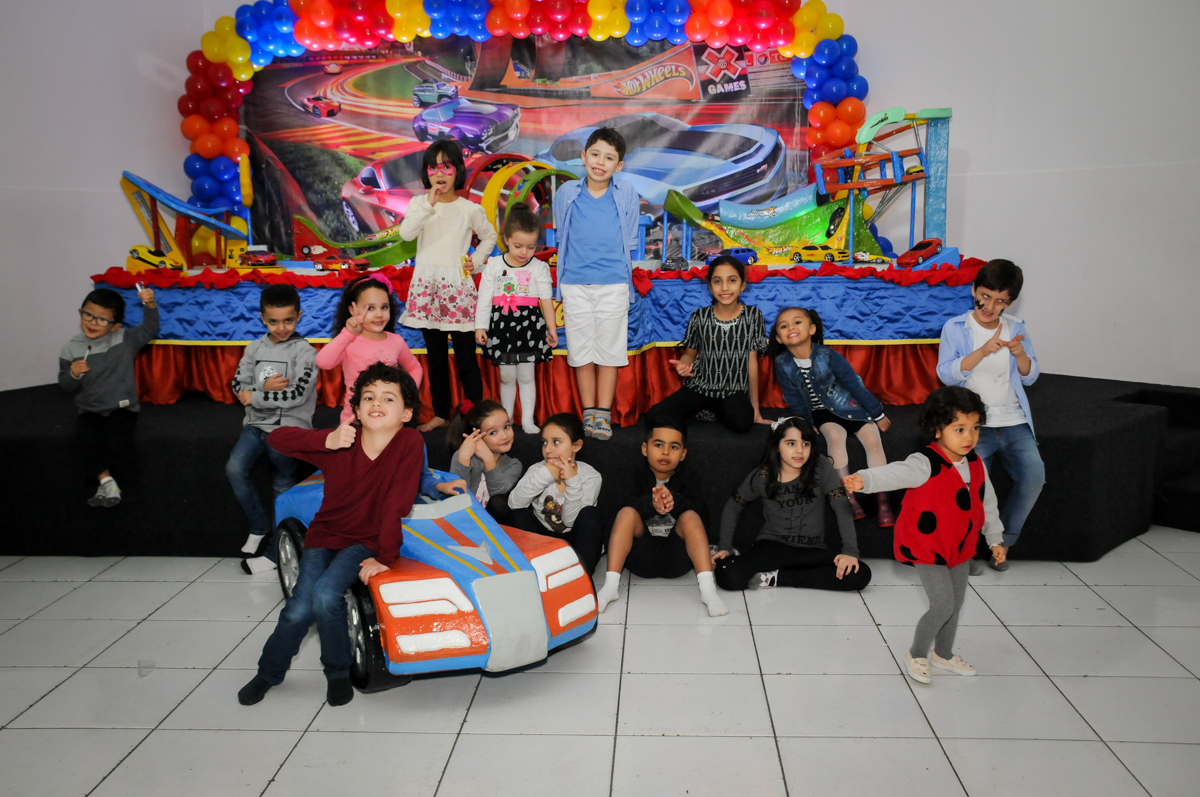 foto com os amigos no buffet balaktoon, sao paulo, sp