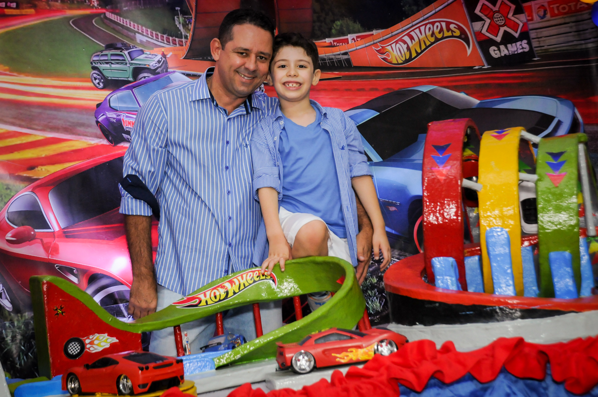 fotografia pai e filho na mesa decorada no buffet balaktoon, sao paulo, sp