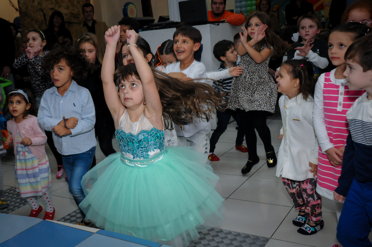 brincando de estatua no buffet comics,são paulo,sp