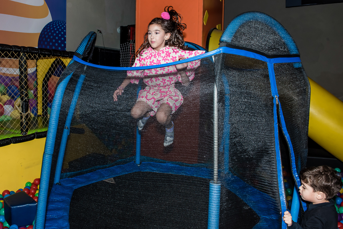 o pula pula também um dos brinquedos mais procurado pelas crianças da festa