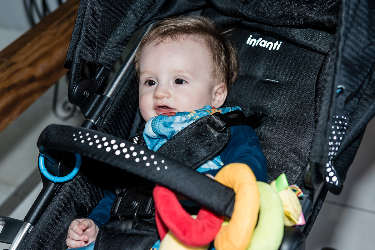 o bebe também quer aproveitar a festa 