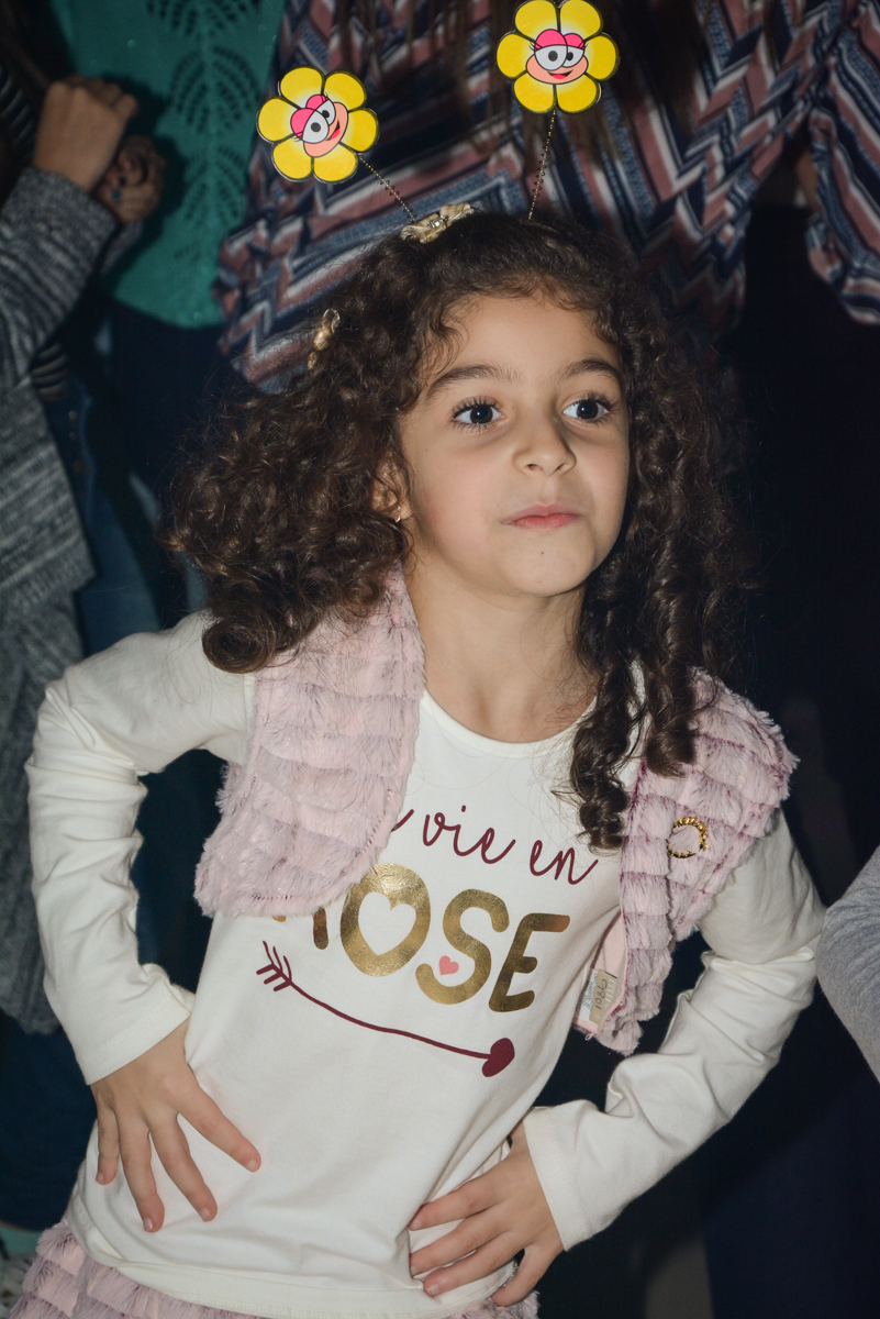 aniversariante animada para a balada no Buffet Galeria da arte, Vila Maria São Paulo, SP