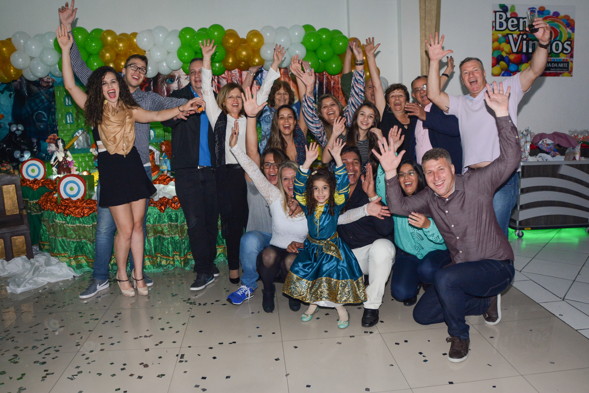 convidados posam para a foto no Buffet Galeria da arte, Vila Maria São Paulo, SP