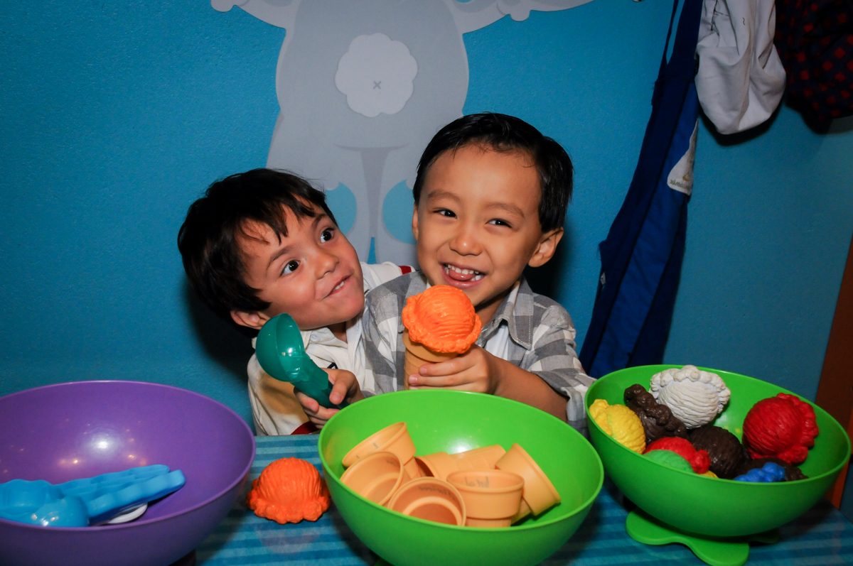 sorveteria divertida no Buffet Mini Land, Pinheiros, São Paulo, SP