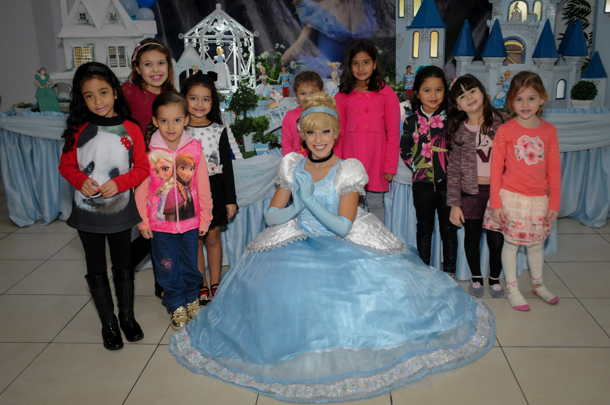 foto com a princesa cinderela no Buffet Mega Boom, Santana, Zona Norte São Paulo, SP