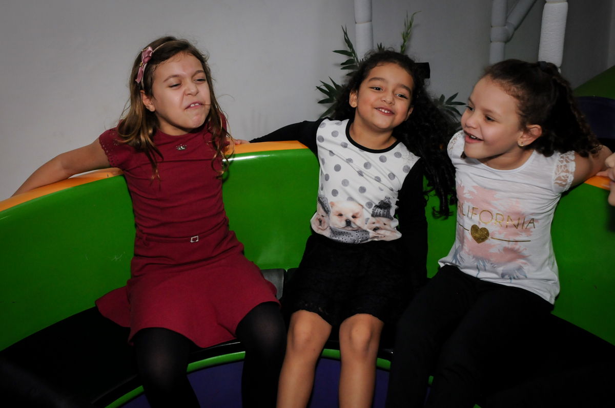 turma brincam no labamba no Buffet Mega Boom, Santana, Zona Norte São Paulo, SP