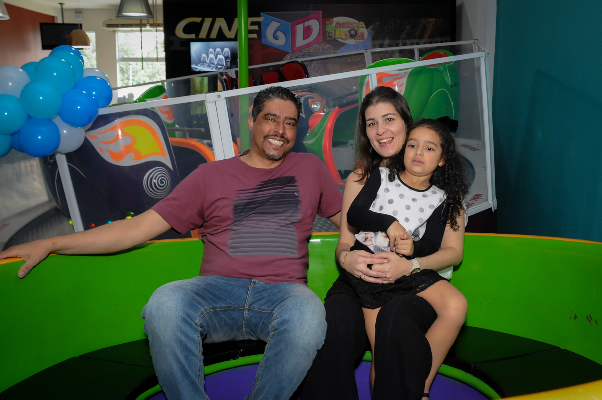 família se diverte no labamba no Buffet Mega Boom, Santana, Zona Norte São Paulo, SP