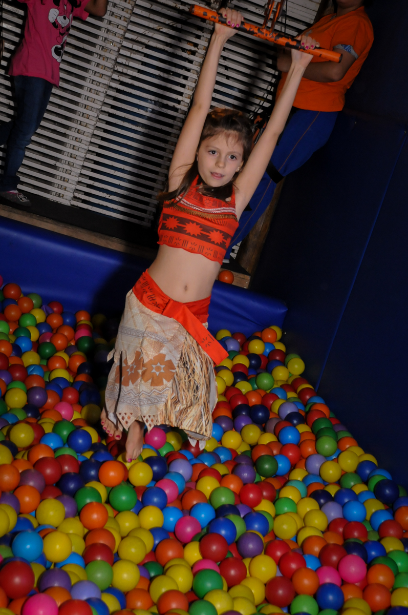 piscina de bolinha divertida no buffet fantastic world, morumbi, são paulo,sp