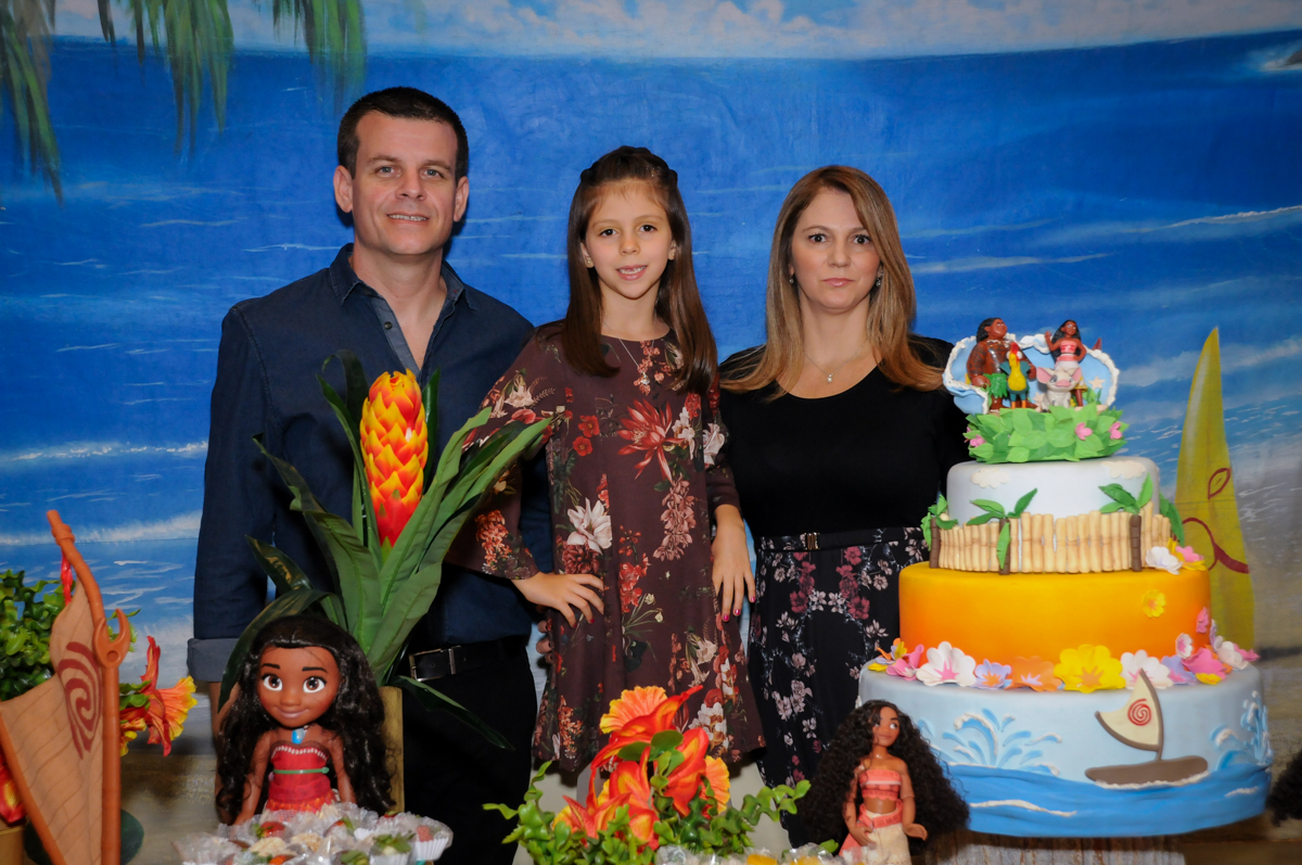 família posa para fotografia no buffet fantastic world, morumbi, são paulo,sp