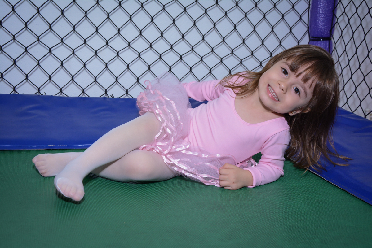bagunça na cama elástica no Buffet Espaço Play, Osasco, São Paulo