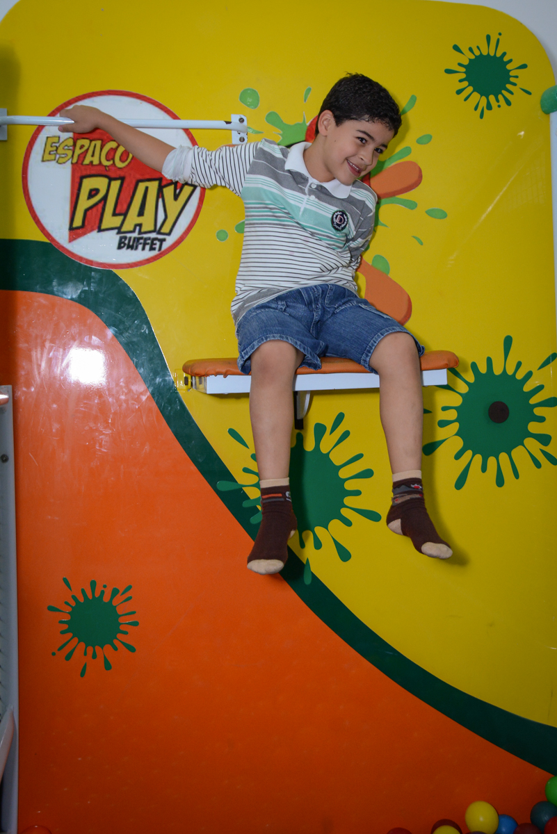 brincando no tombo legal no Buffet Espaço Play, Osasco, São Paulo