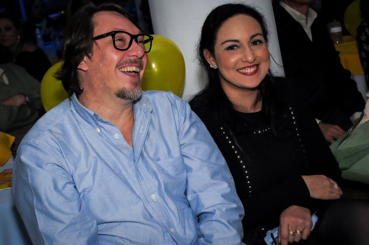 assistindo a retrospectiva no Buffet Fábrica da Alegria, Morumbi, São Paulo, SP