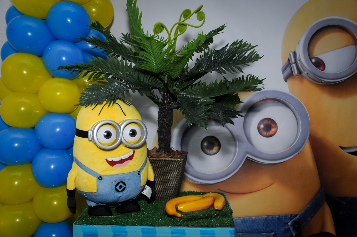 detalhe da mesa decorada meu malvado favorito 2 no Buffet Fábrica da Alegria, Morumbi, São Paulo, SP