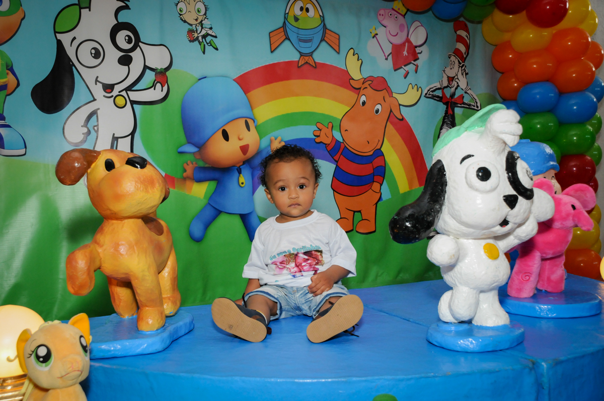 fotografia na mesa temática no Buffet Fábrica da Alegria, Morumbi, SP, aniversário de Carlos 1 ano, tema da mesa Discovery Kids