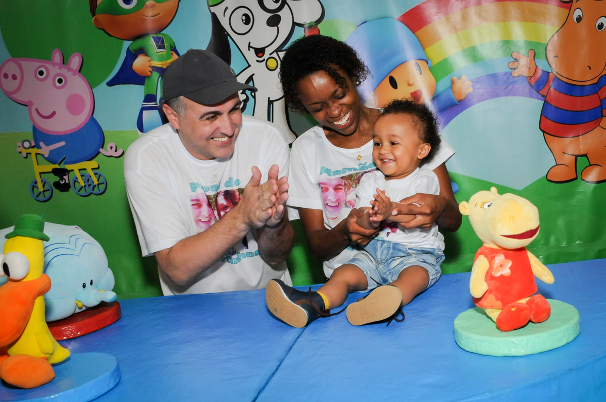 final da festa no Buffet Fábrica da Alegria, Morumbi, SP, aniversário de Carlos 1 ano, tema da mesa Discovery Kids