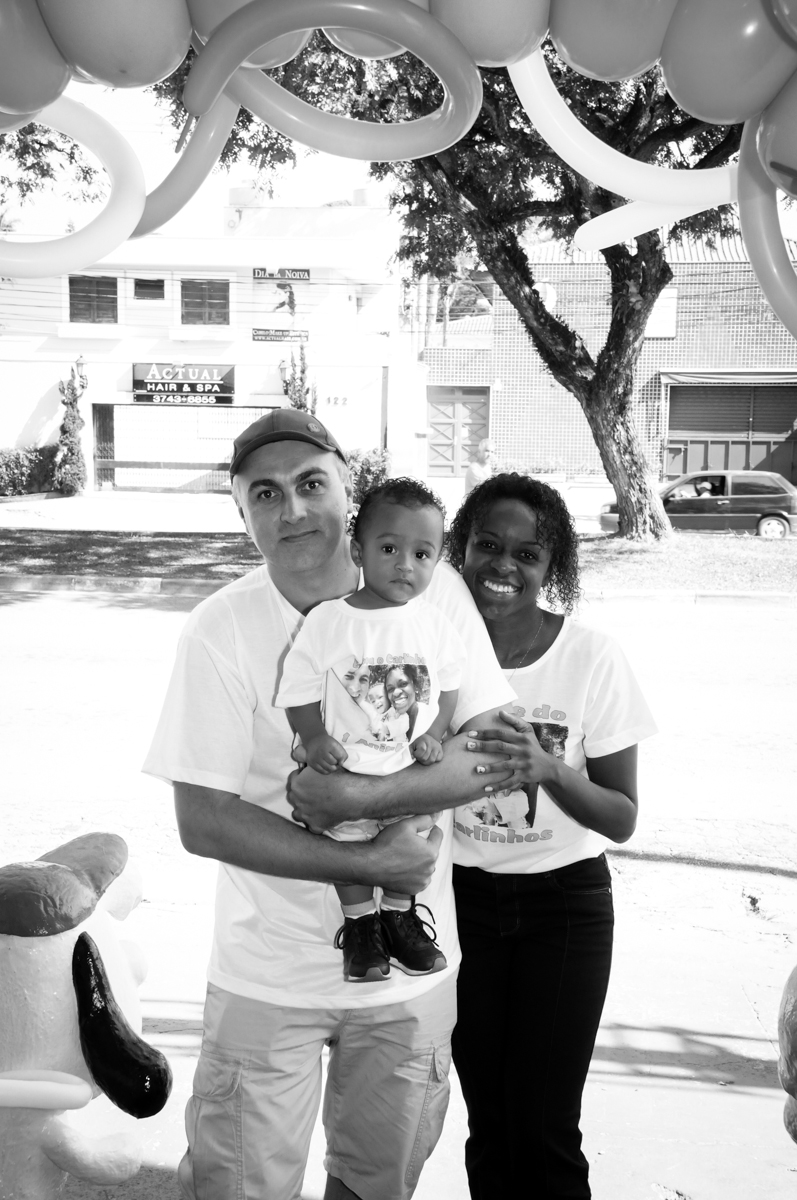 entrada da família no Buffet Fábrica da Alegria, Morumbi, SP, aniversário de Carlos 1 ano, tema da mesa Discovery Kids