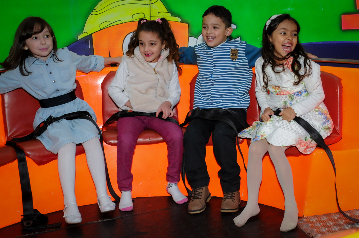bagunça no labamba no buffet fábrica da alegria morumbi, sao paulo,sp, aniversário de brunna hadassa 6 anos, tema da festa a bela e a fera